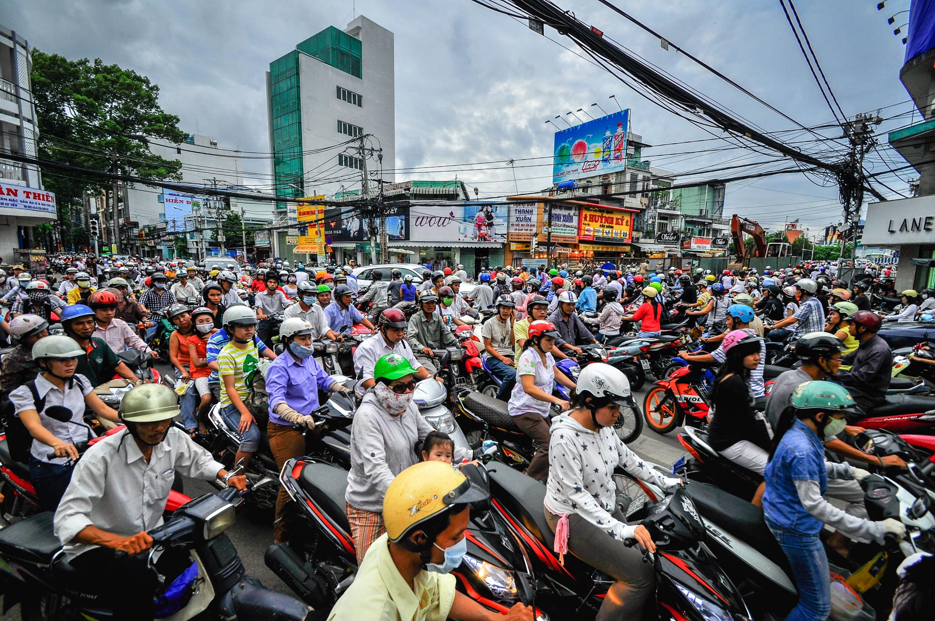 /fm/Files//Pictures/Ido Uploads/Asia/Vietnam/HCMC/HCMC - Motorbikes River City - NS - SS.jpg